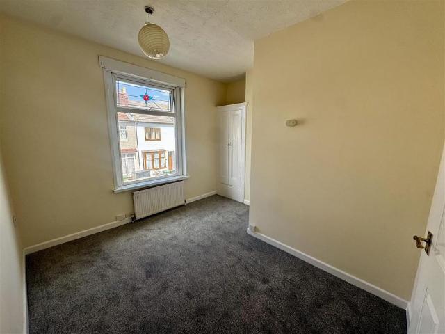2 bedroom end of terrace house to rent