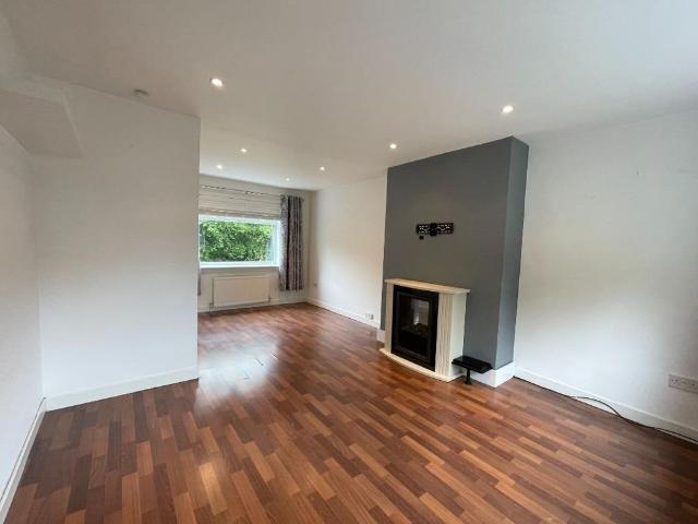 2 bedroom end of terrace house to rent