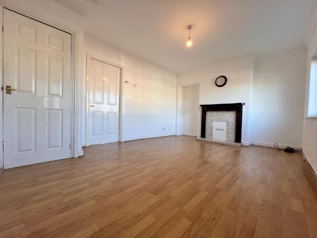 2 bedroom end of terrace house to rent