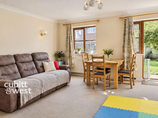 2 bedroom end of terrace house to rent