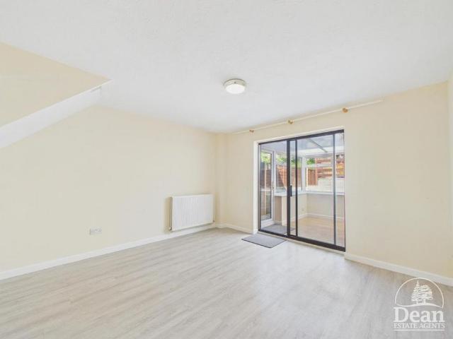 2 bedroom end of terrace house to rent
