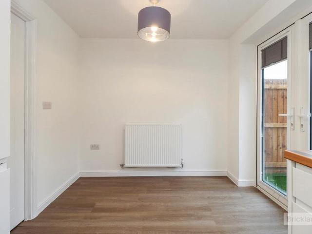 2 bedroom end of terrace house to rent