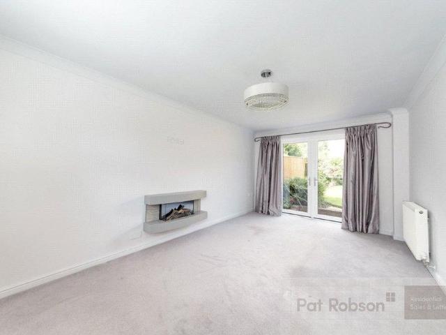2 bedroom end of terrace house to rent