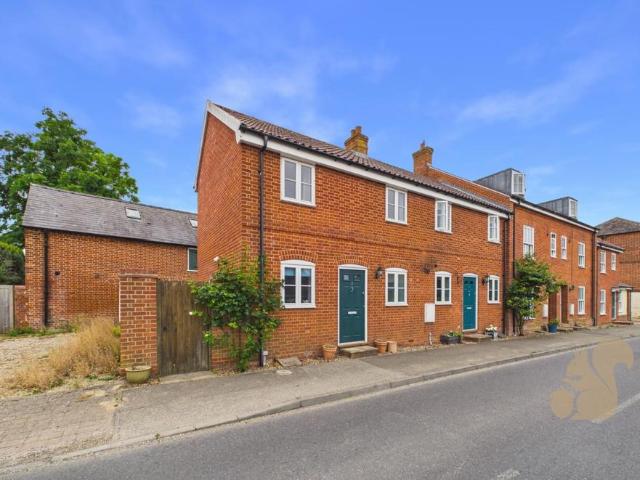 2 bedroom end of terrace house to rent