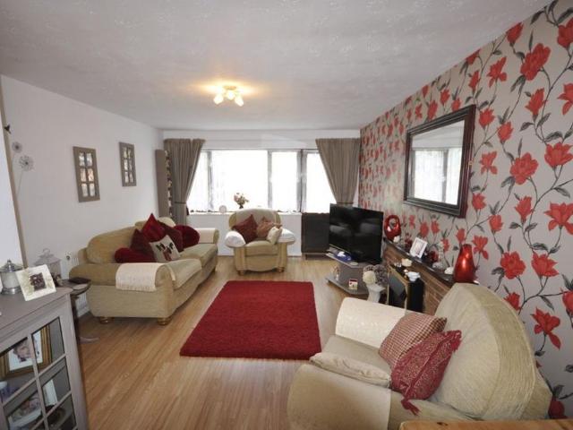 2 bedroom end of terrace house to rent