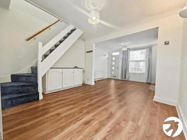 2 bedroom end of terrace house to rent