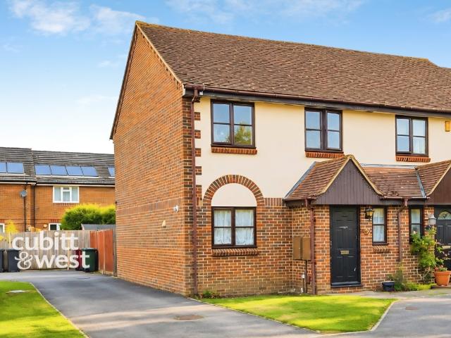 2 bedroom end of terrace house to rent