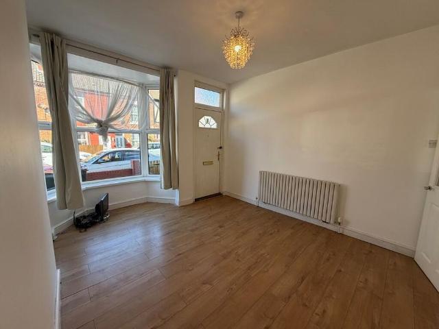 2 bedroom end of terrace house to rent