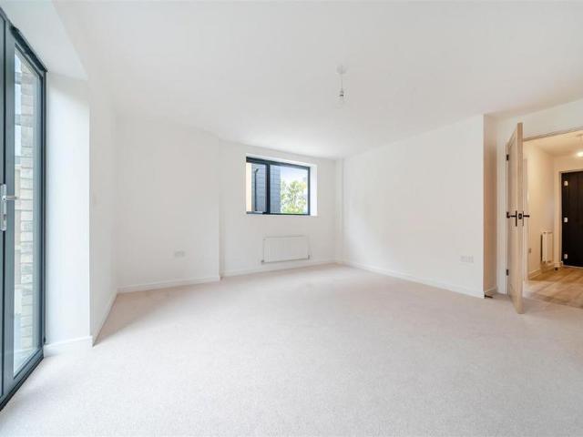 2 bedroom end of terrace house to rent
