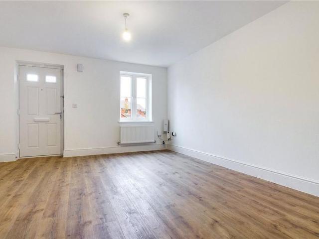 2 bedroom end of terrace house to rent
