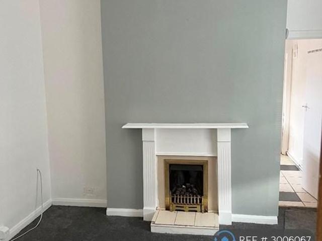 2 bedroom end of terrace house to rent