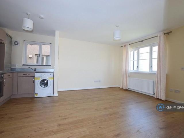 2 bedroom end of terrace house to rent