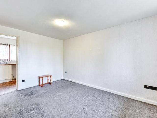 2 bedroom end of terrace house to rent