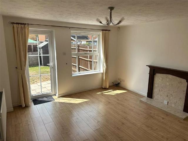 2 bedroom end of terrace house to rent
