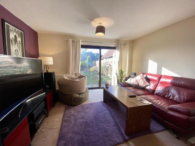 2 bedroom end of terrace house to rent