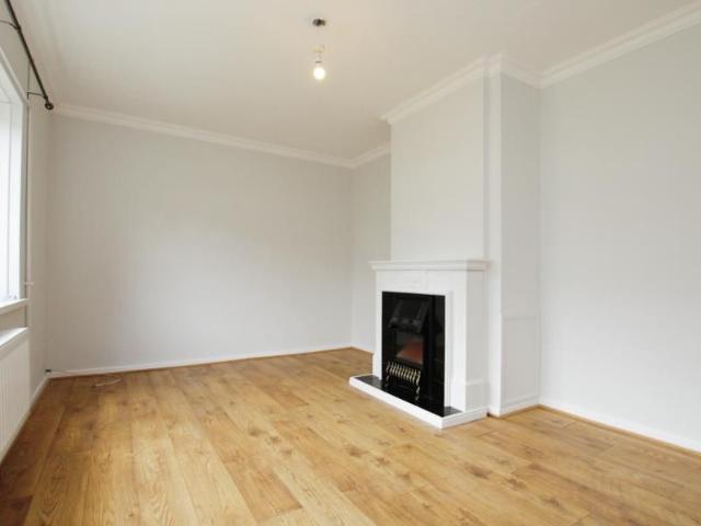 2 bedroom end of terrace house to rent