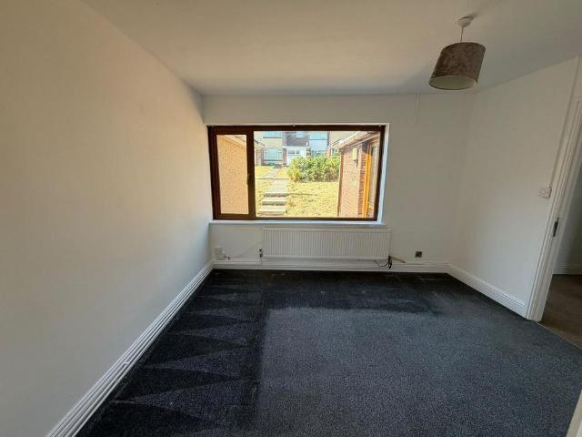 2 bedroom end of terrace house to rent