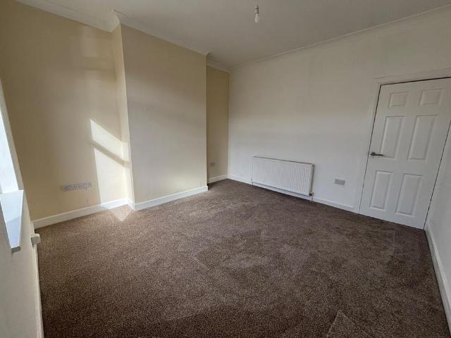 2 bedroom end of terrace house to rent
