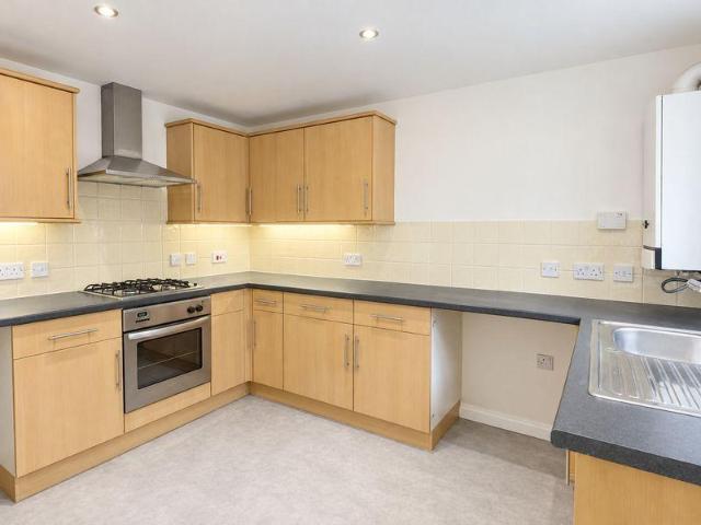 2 bedroom end of terrace house to rent
