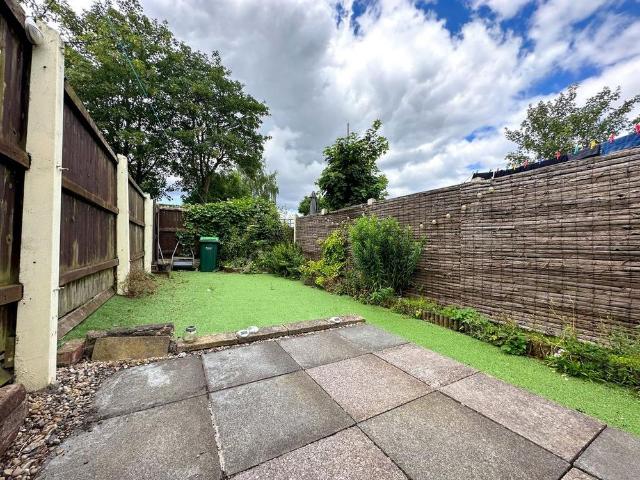 2 bedroom end of terrace house to rent