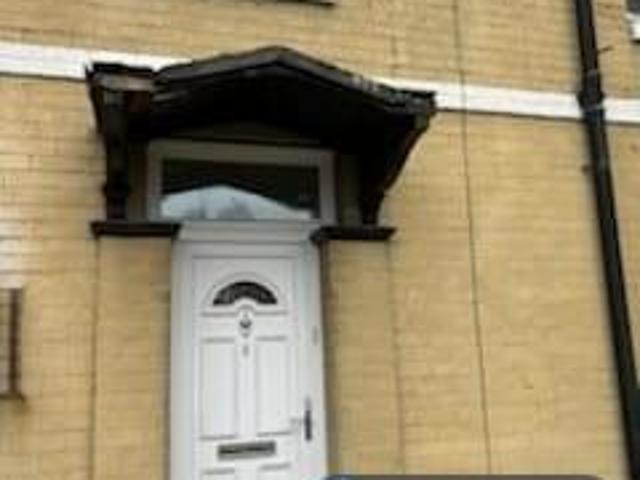 2 bedroom end of terrace house to rent