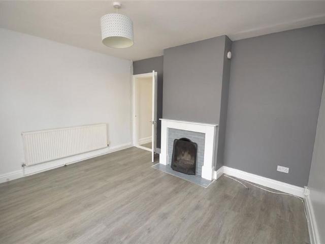 2 bedroom end of terrace house to rent