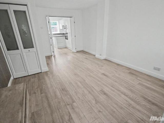 2 bedroom end of terrace house to rent