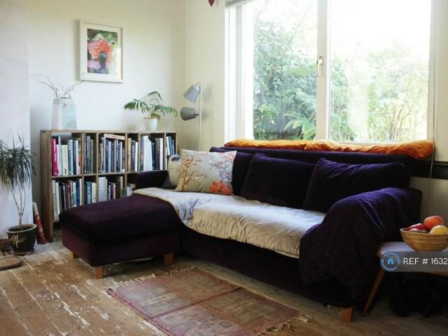 2 bedroom end of terrace house to rent