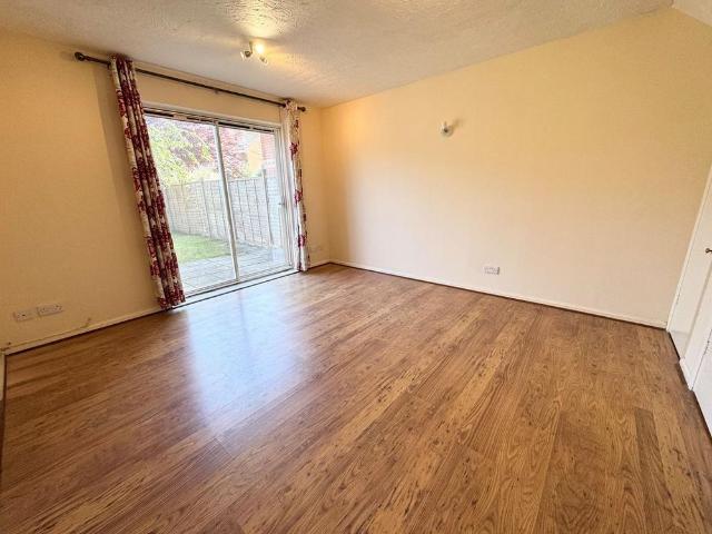 2 bedroom end of terrace house to rent