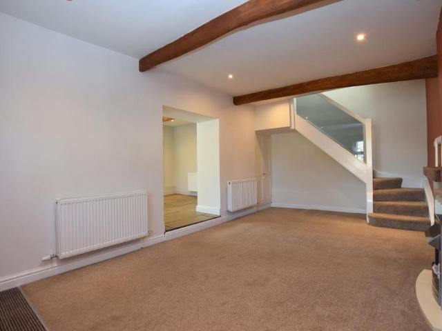 2 bedroom end of terrace house to rent
