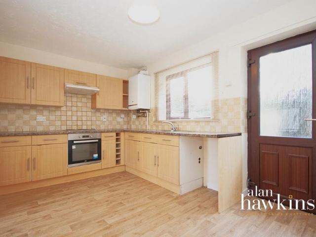 2 bedroom end of terrace house to rent