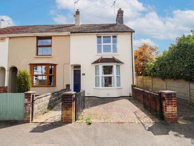 2 bedroom end of terrace house to rent