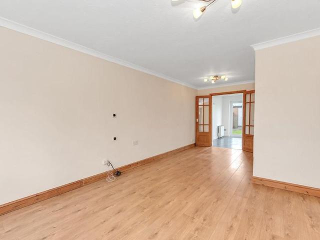 2 bedroom end of terrace house to rent