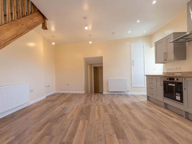 2 bedroom end of terrace house to rent