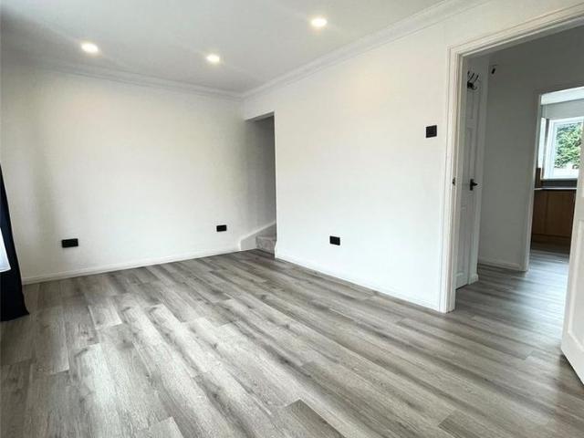 2 bedroom end of terrace house to rent