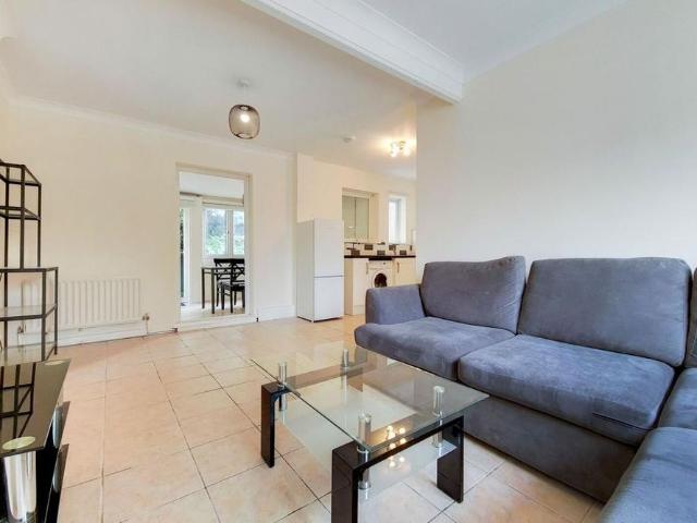 2 bedroom end of terrace house to rent
