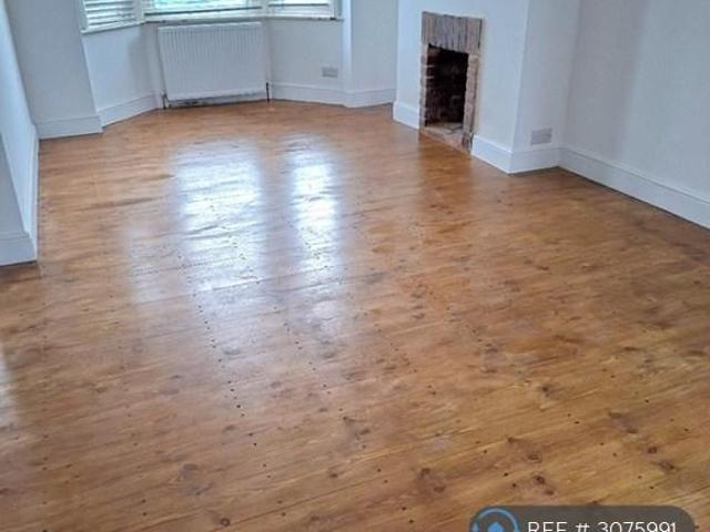 2 bedroom end of terrace house to rent