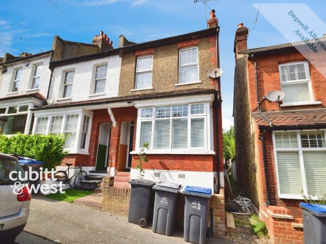 2 bedroom end of terrace house to rent