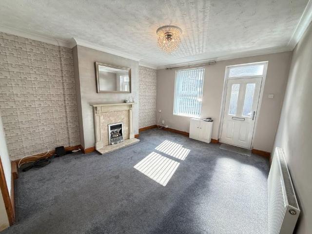 2 bedroom end of terrace house to rent