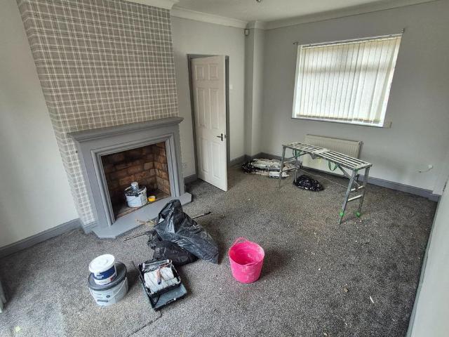2 bedroom end of terrace house to rent