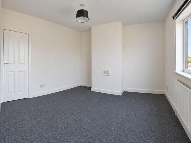2 bedroom end of terrace house to rent