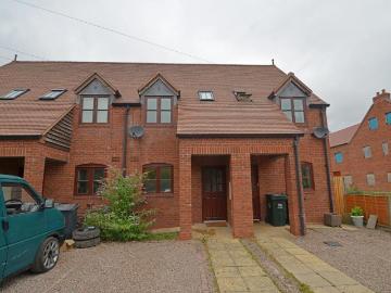 2 bedroom end of terrace house to rent