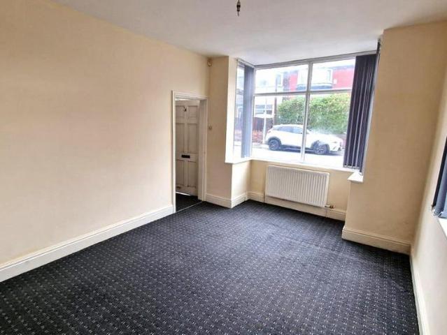2 bedroom end of terrace house to rent
