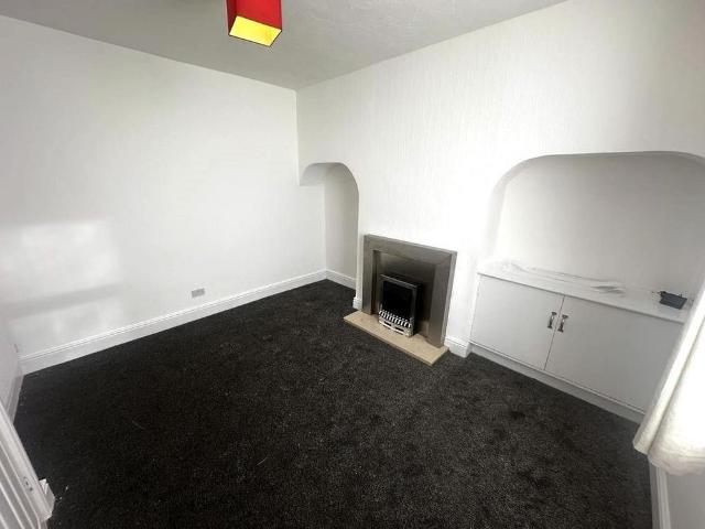 2 bedroom end of terrace house to rent