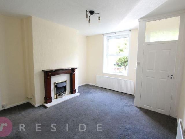 2 bedroom end of terrace house to rent