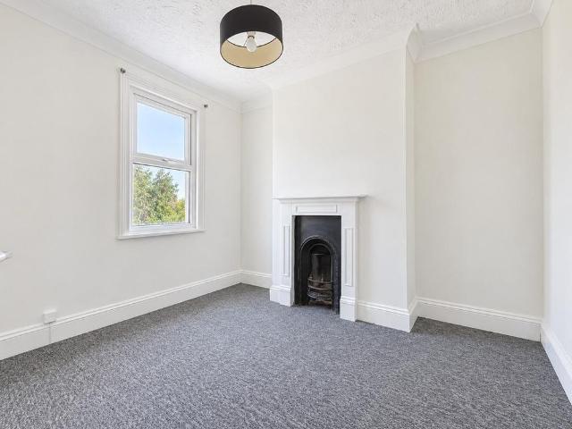 2 bedroom end of terrace house to rent