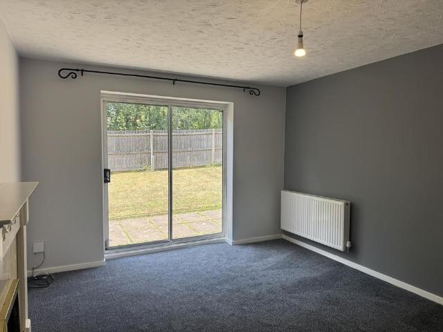 2 bedroom end of terrace house to rent