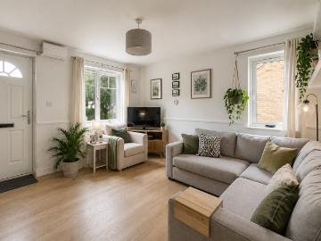 2 bedroom end of terrace house to rent