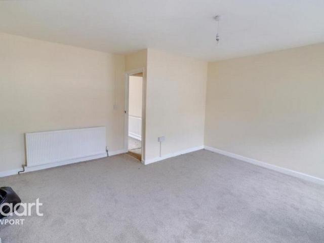 2 bedroom end of terrace house to rent