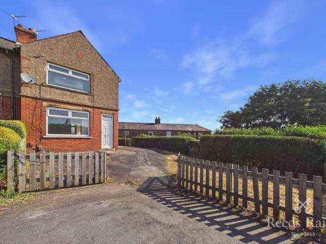 2 bedroom end of terrace house to rent